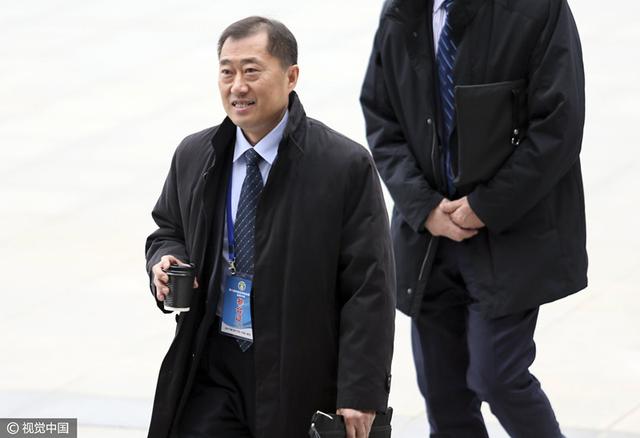 小伸进男男视频免费